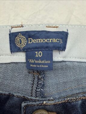 Democracy Women's Dark Wash Stretch Crop Jeans
